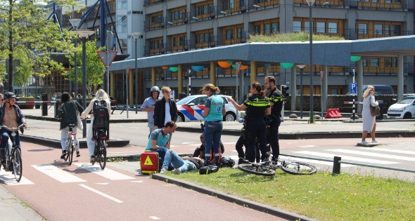 Fietser en scooter betrokken bij ongeval op fietspad - Afbeelding 1