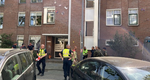 Politie onderzoekt mogelijk explosief in woning - Afbeelding 4