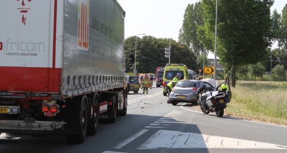 Frontale botsing tussen vrachtwagen en personenauto - Afbeelding 10