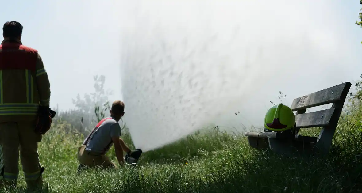 Meters in vlammen opgegaan bij brand in recreatiegebied De Vliegers - Foto 9