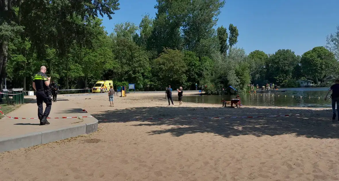 Persoon raakt onwel in recreatieplas - Foto 4