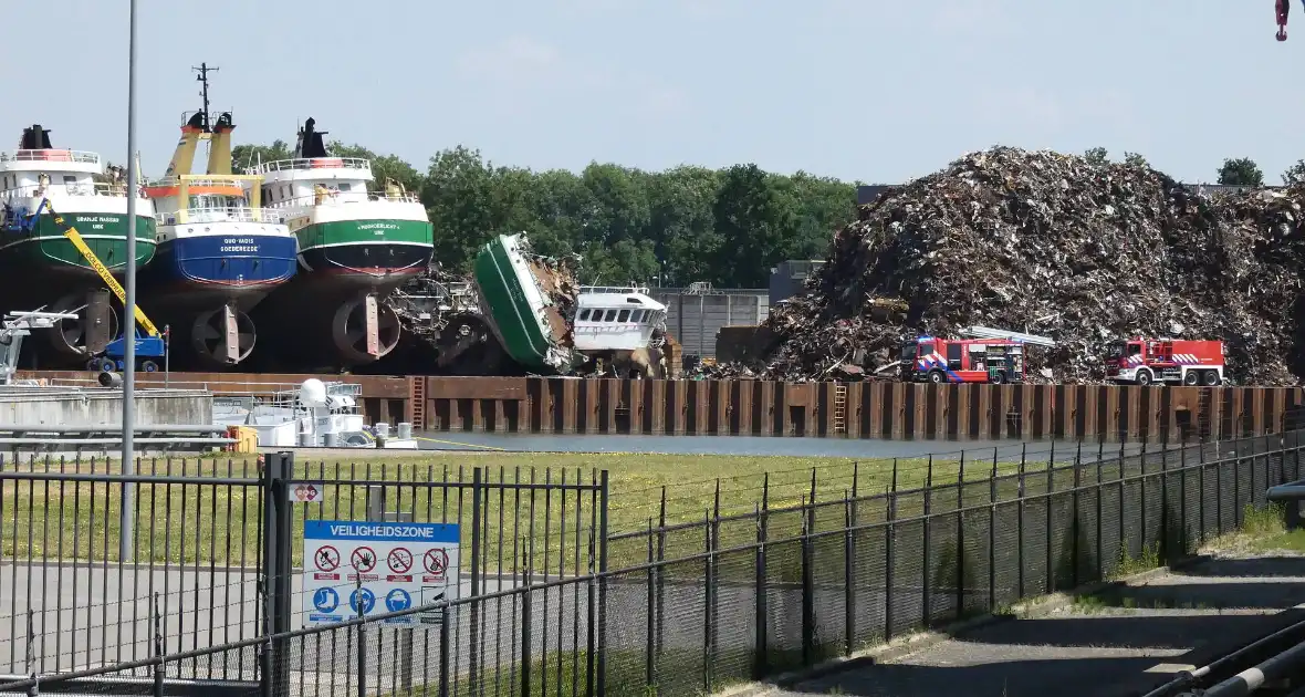 Scheepsbrand bij ijzerwarenhandelaar