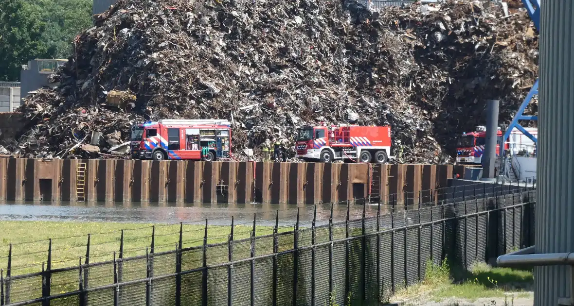 Scheepsbrand bij ijzerwarenhandelaar - Foto 4