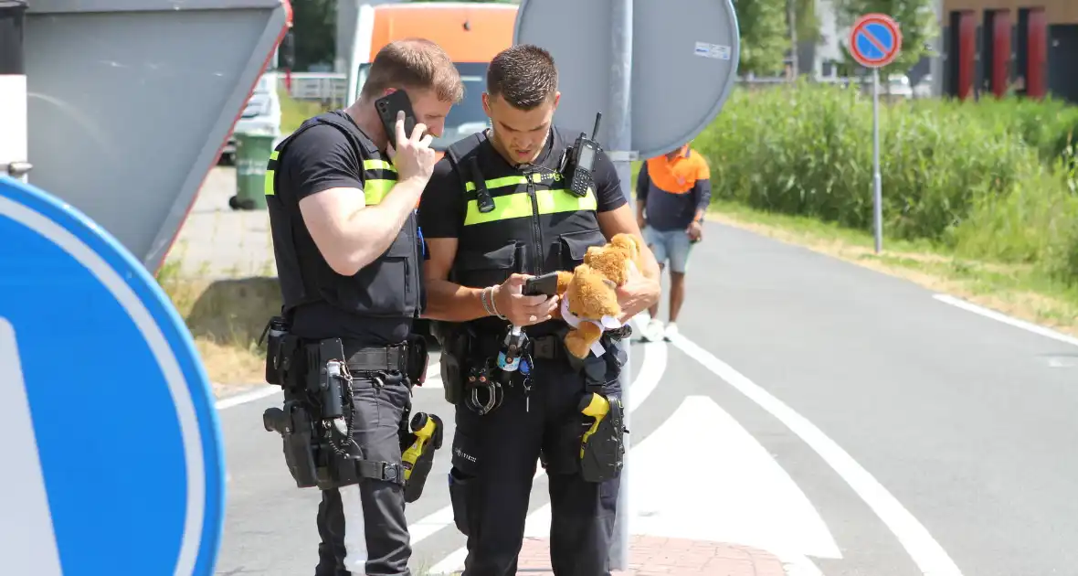 Twee opzittenden van scooter zwaargewond - Foto 12