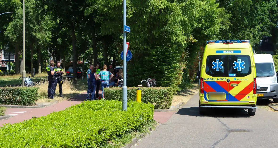 Twee fietsers in aanrijding - Foto 1