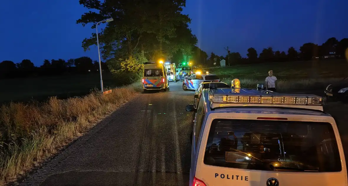 Meerdere zwaargewonden bij eenzijdige aanrijding - Foto 2