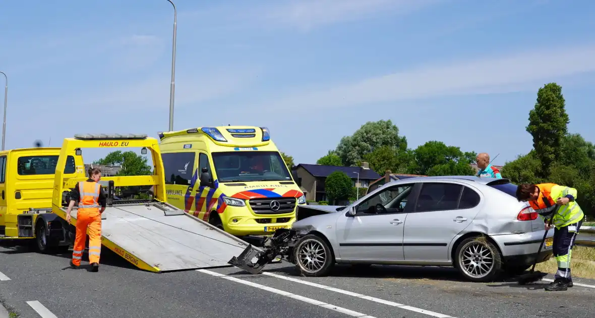 Bestuurster gecrash met auto