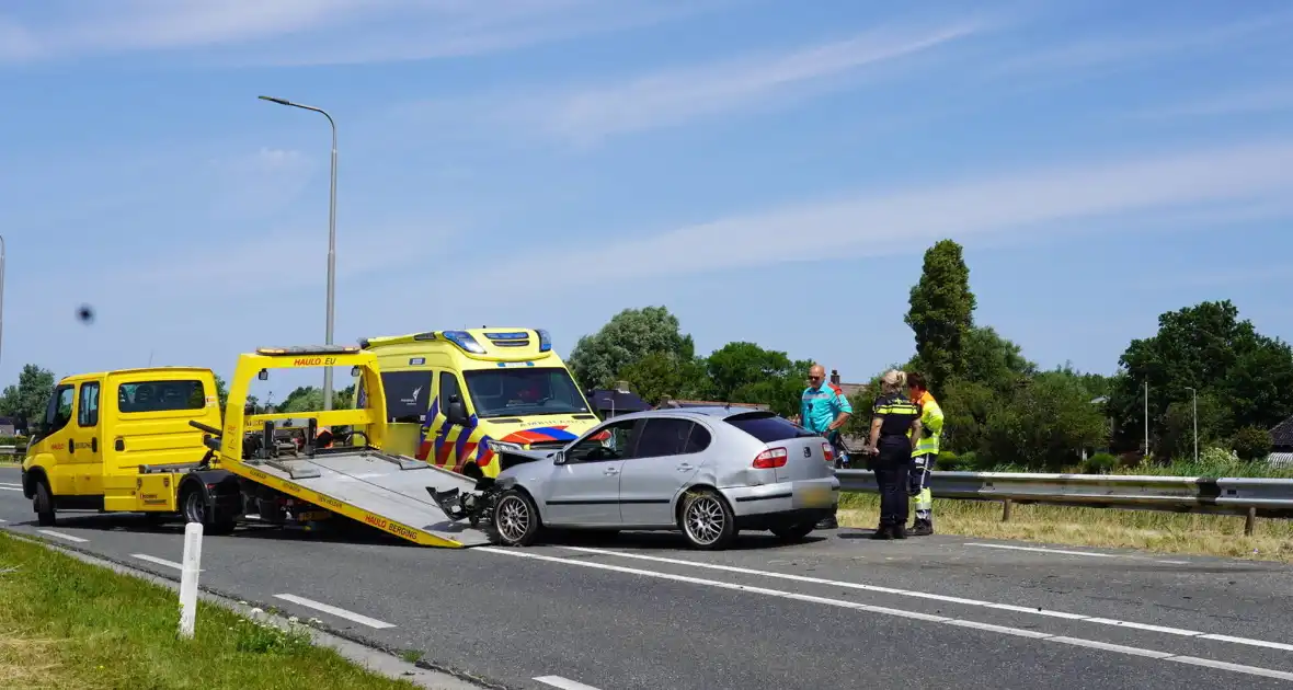 Bestuurster gecrash met auto - Foto 2