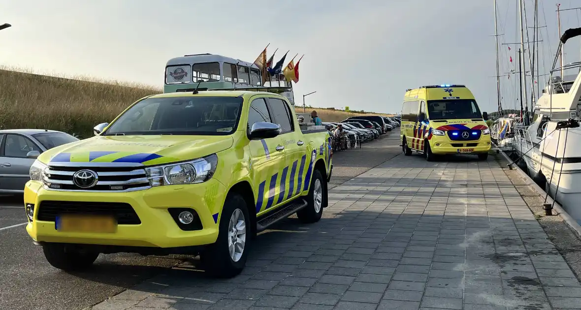 Fietser ernstig gewond bij botsing met paaltje - Foto 16