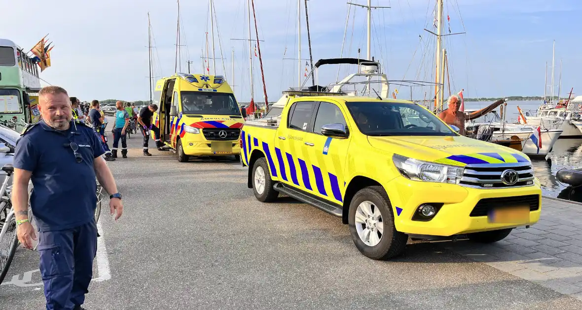 Fietser ernstig gewond bij botsing met paaltje - Foto 2