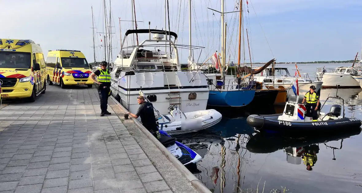 Fietser ernstig gewond bij botsing met paaltje - Foto 3