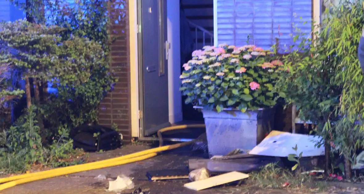 Buurman ontdekt brand in woning - Foto 12