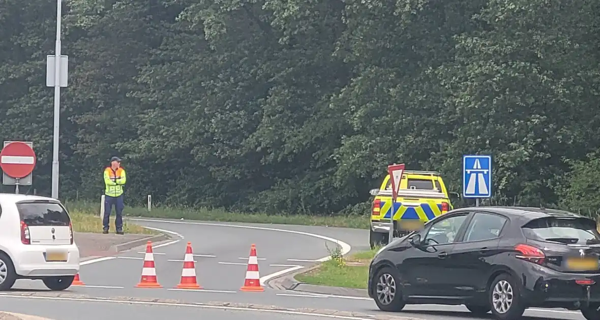 Flinke file door ongeval op toerit snelweg