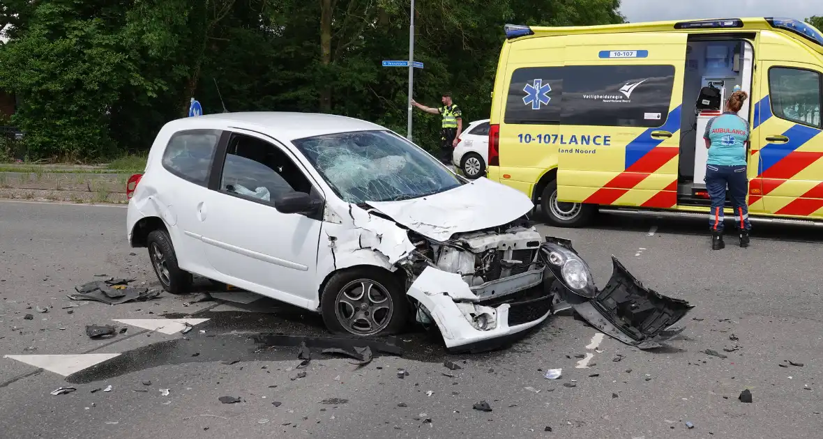 Drie gewonden bij botsing - Foto 2