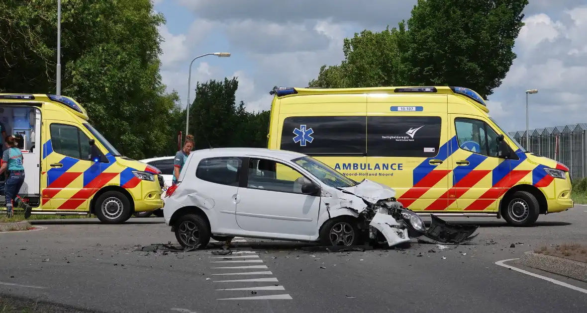 Drie gewonden bij botsing - Foto 4