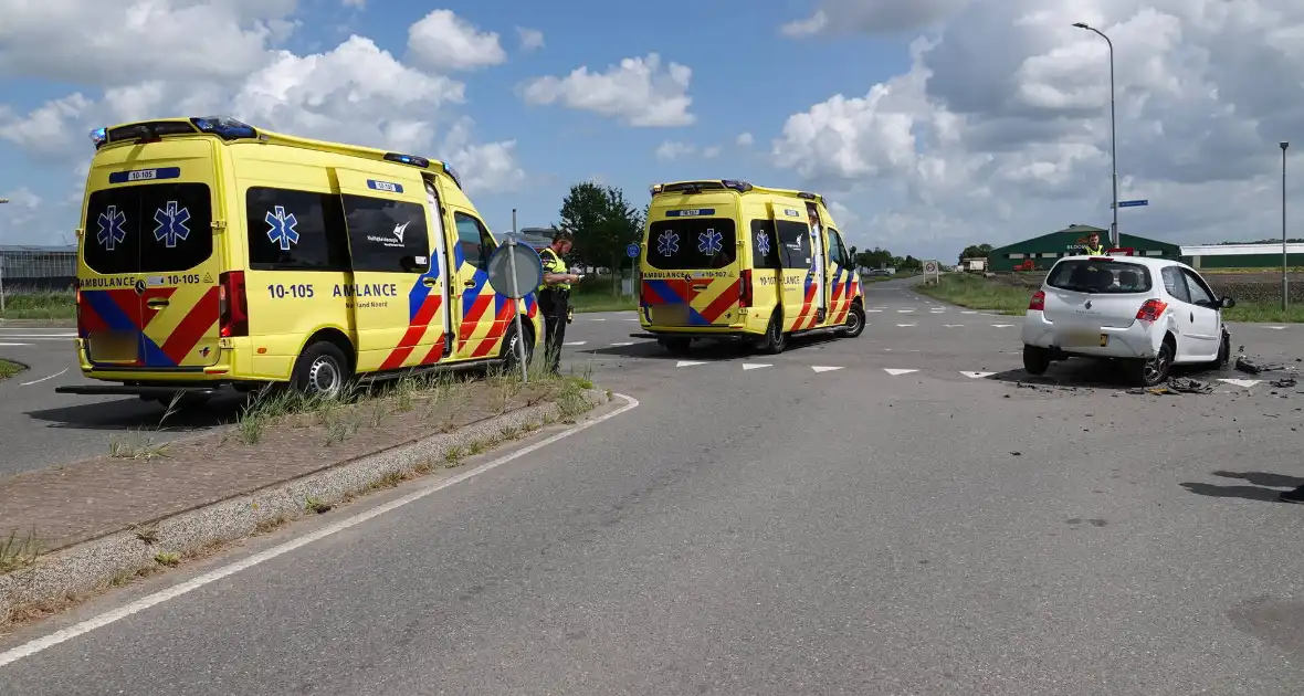 Drie gewonden bij botsing - Foto 7