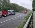 Rijksweg A9 afgesloten door omgewaaide bomen