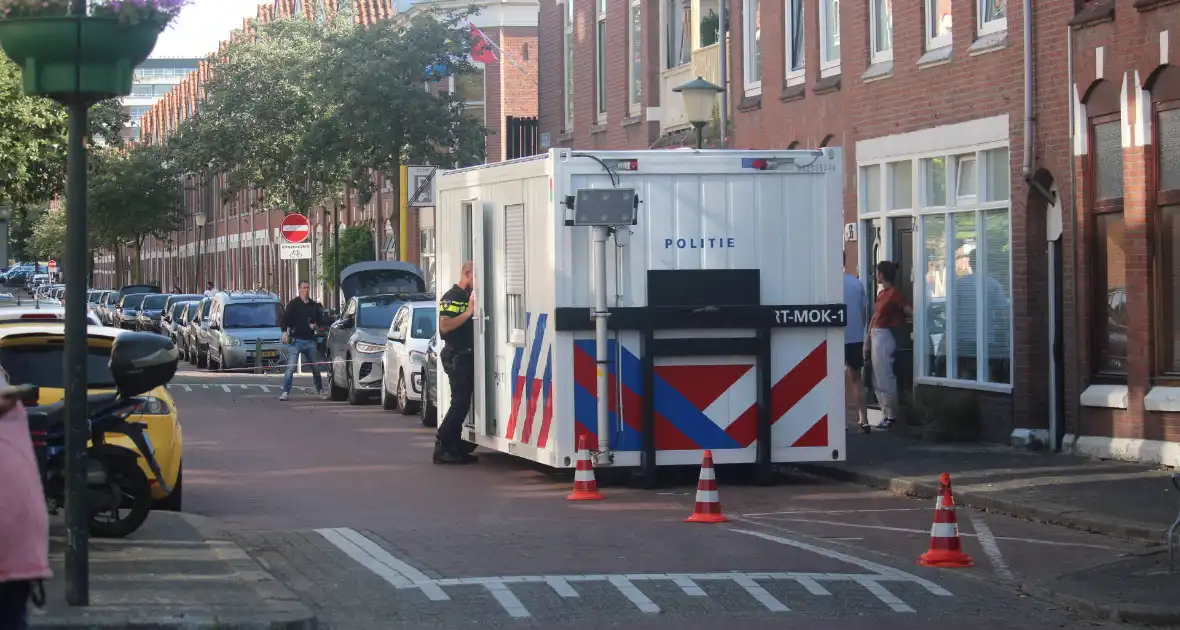 Overleden vrouw aangetroffen in woning, twee mannen aangehouden - Foto 2