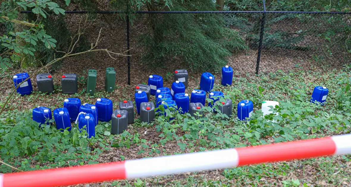 Tientalen vaten in bosgebied aangetroffen - Foto 8