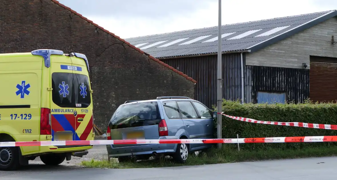 Man overleden bij verkeersongeval - Foto 1