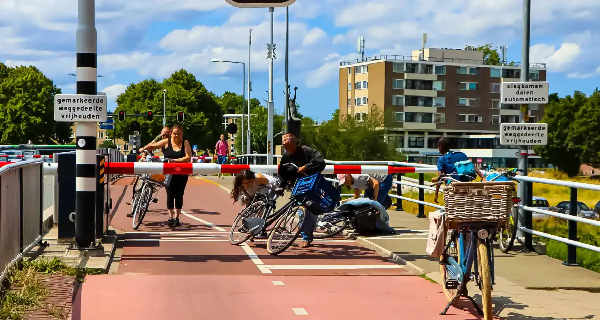 Leiderdorpsebrug in storing