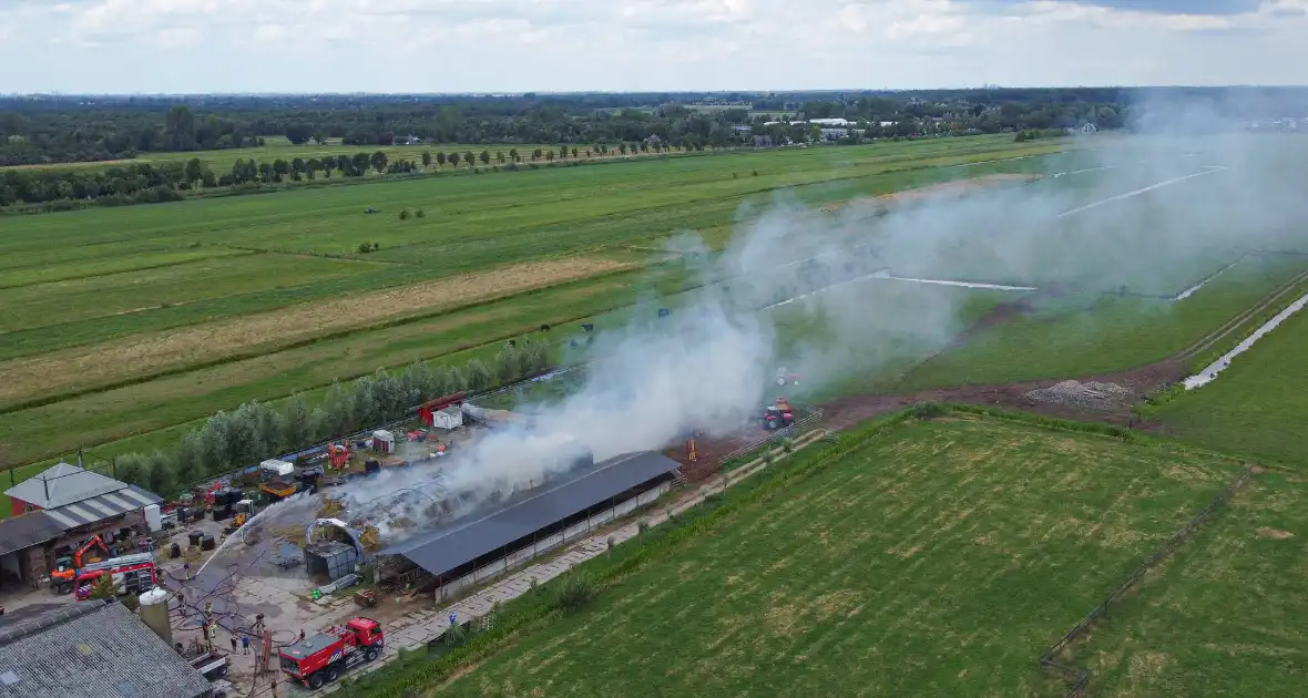 Flinke brand bij agrarisch bedrijf - Foto 2