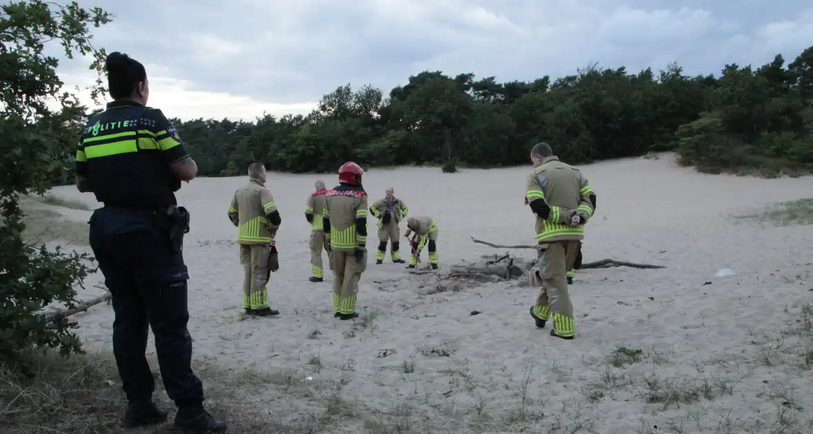 Brandweer blust kampvuur in natuurreservaat - Foto 3