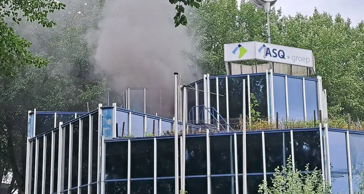 Flinke rookontwikkeling bij brand in leegstaand pand - Foto 7