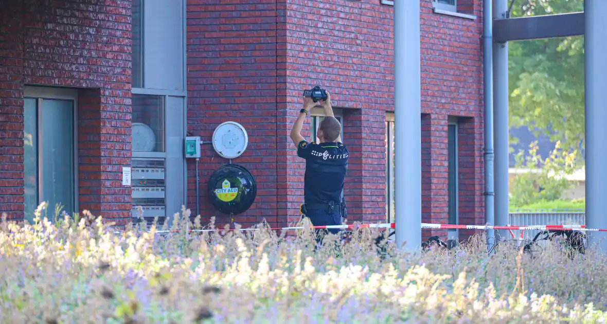 Schade na explosie bij appartementencomplex - Foto 3