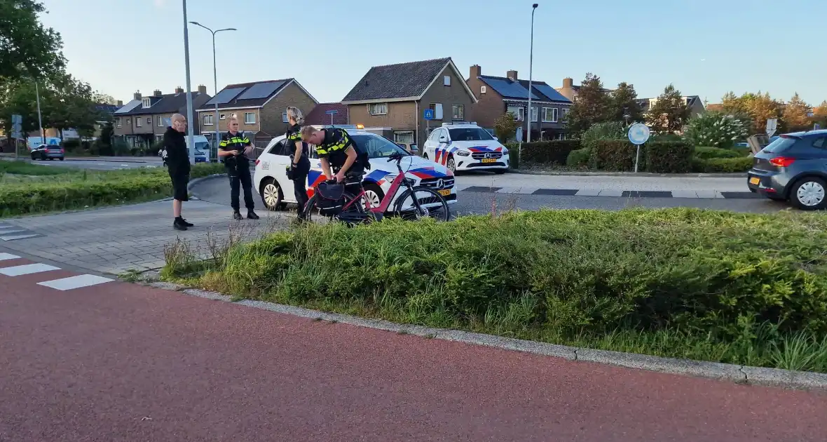 Bestuurder onder invloed rijdt e-bikker aan - Foto 1