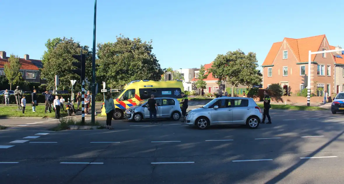 Scooterrijder ernstig gewond na frontale aanrijding - Foto 2