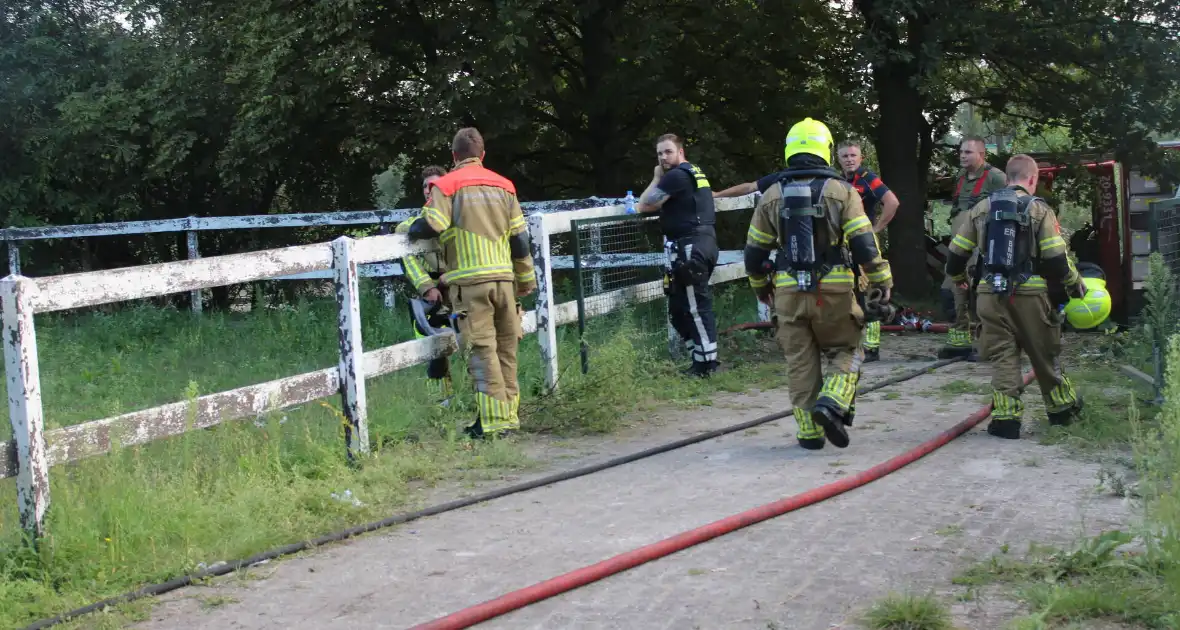 Schuur van boerderij volledig uitgebrand - Foto 15