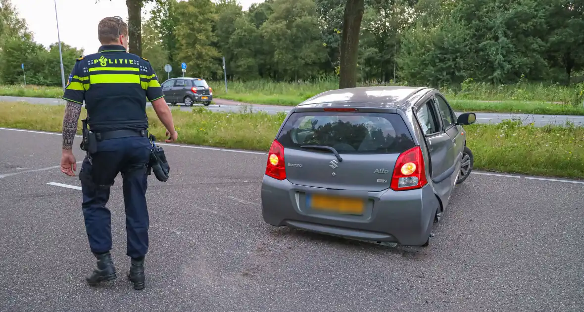 Veel schade bij eenzijdig ongeval op kruising - Foto 1