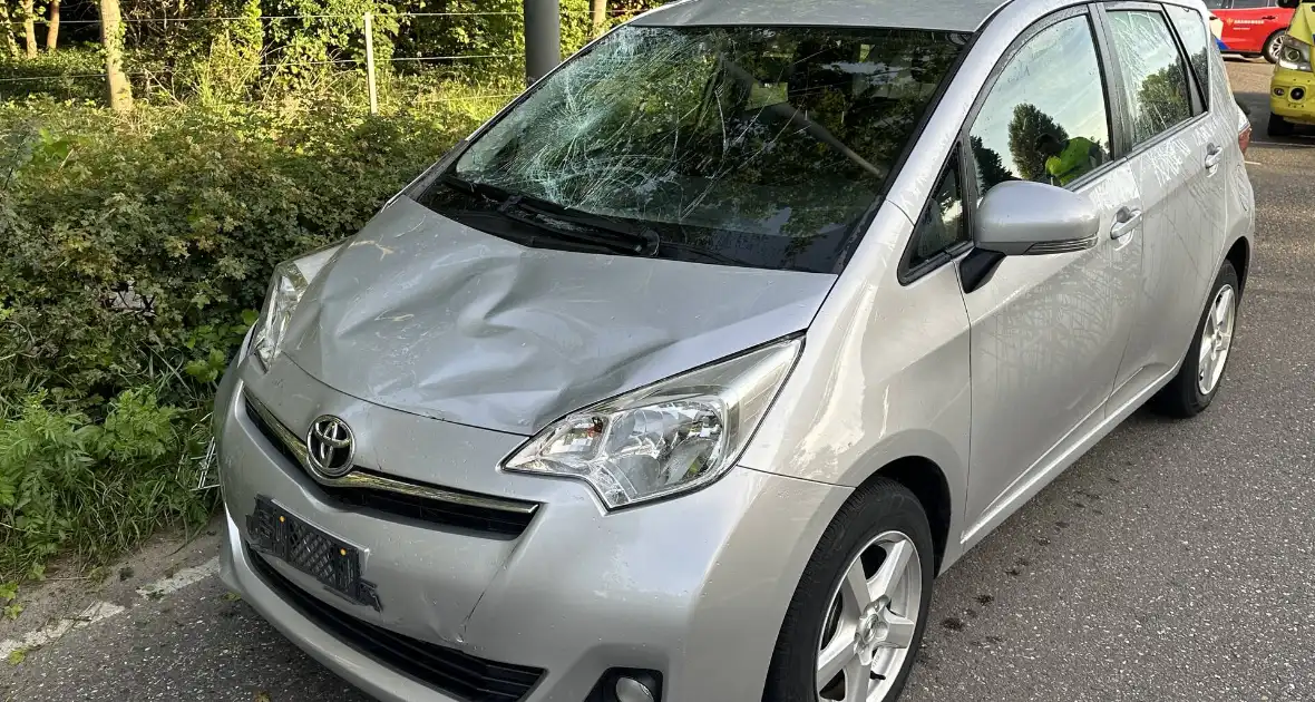 Fietser ernstig gewond bij botsing met automobilist - Foto 1