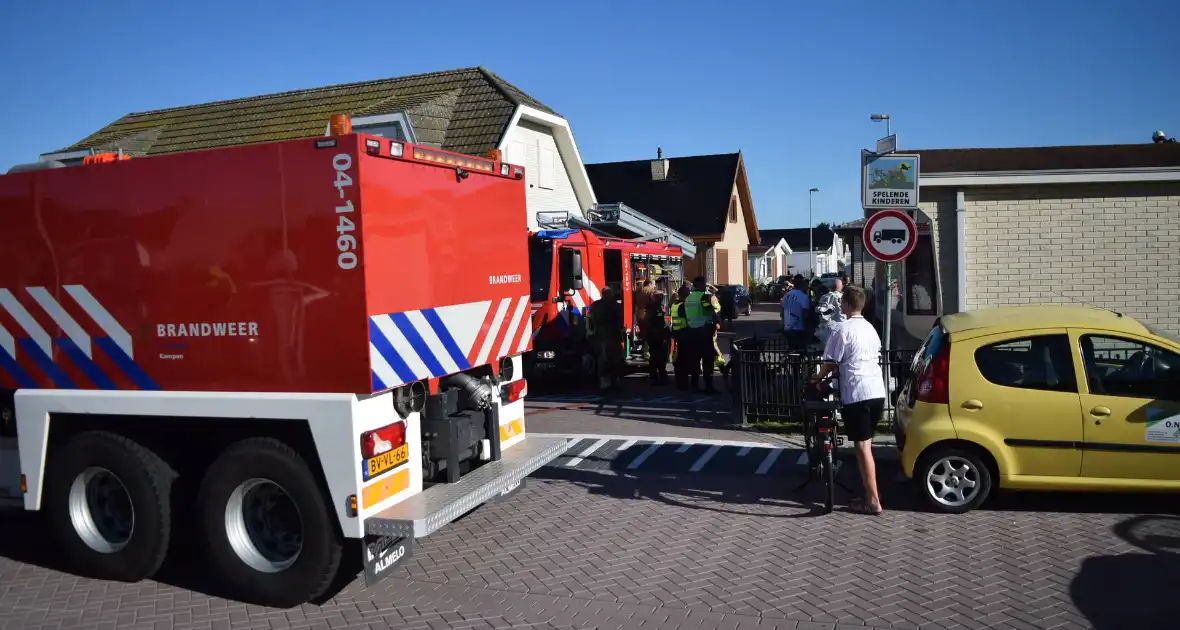 Brand bij woonwagen snel onder controle - Foto 7