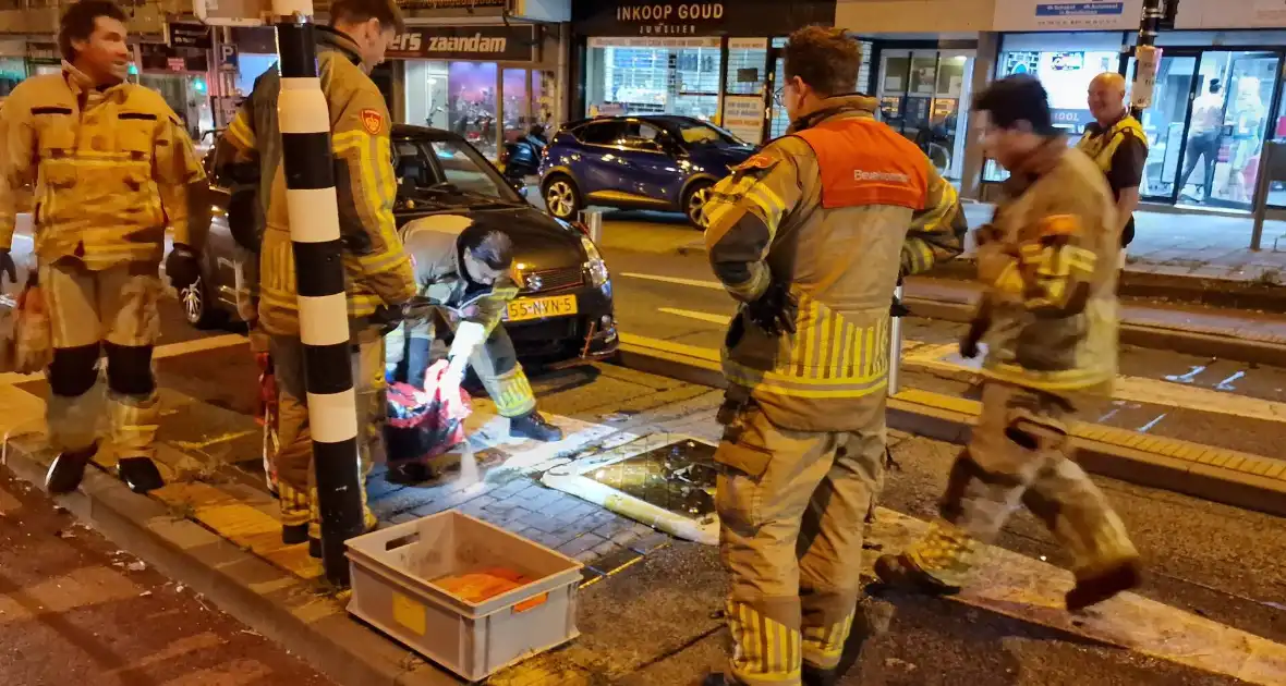 Automobilist klapt hard op bussluis - Foto 3