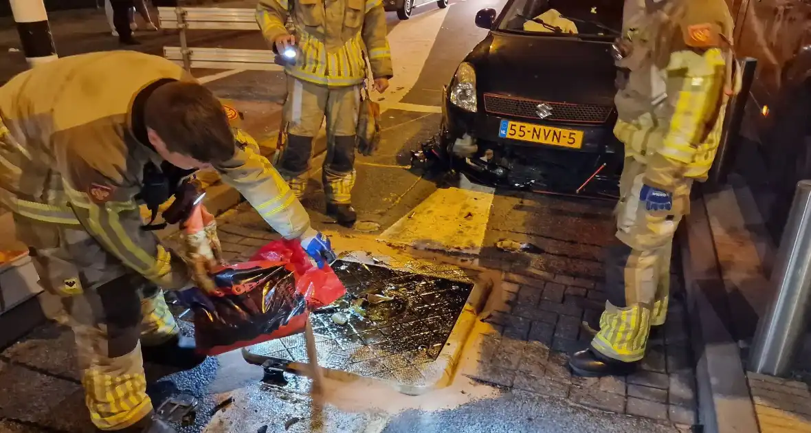 Automobilist klapt hard op bussluis - Foto 5
