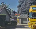 Vrachtwagen brand af nabij boerderij
