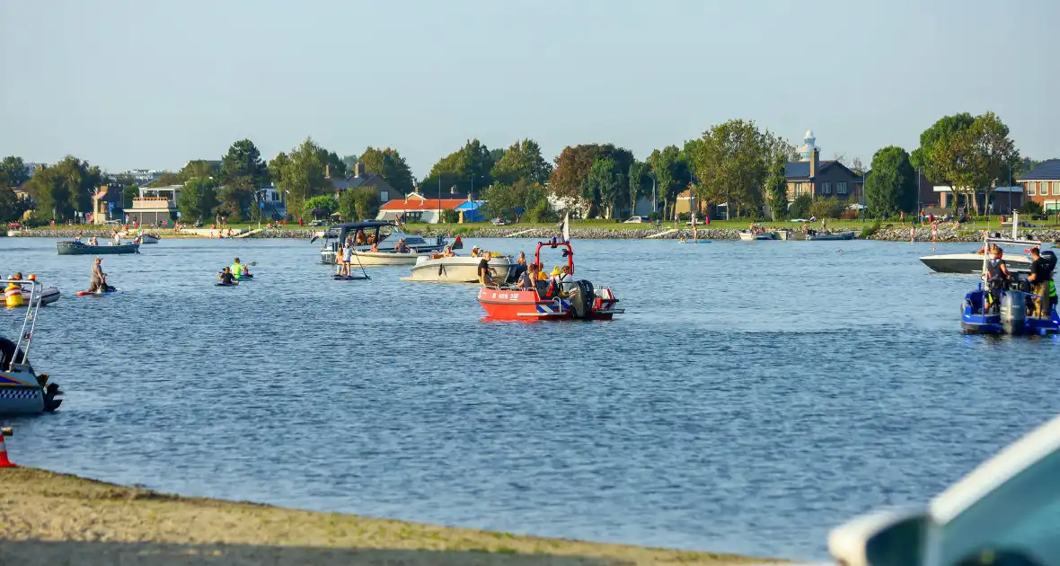 Grote zoekactie naar vermiste man in water - Foto 1