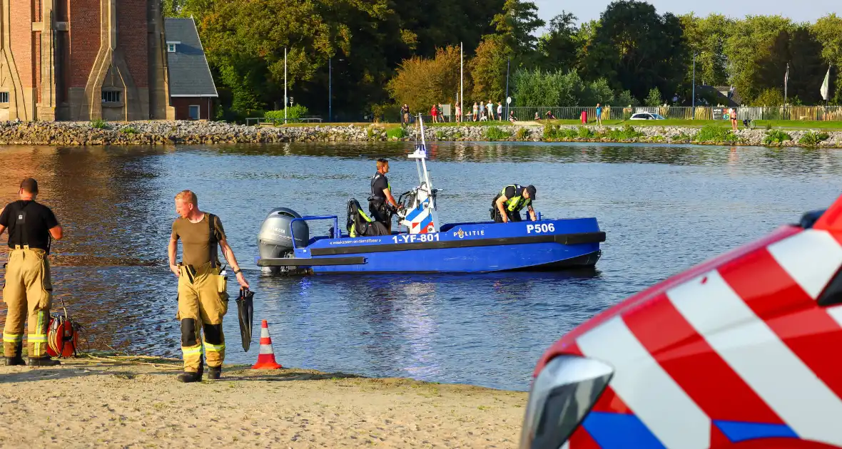 Grote zoekactie naar vermiste man in water - Foto 5