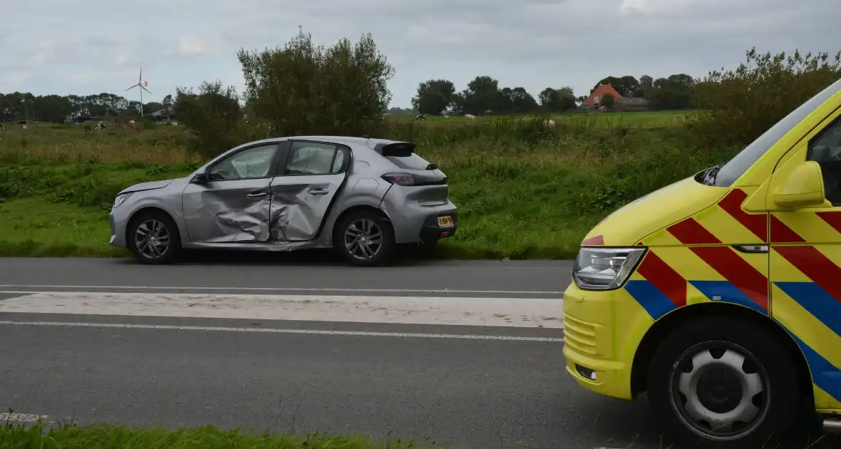 Gewonde bij botsing op kruising - Foto 3