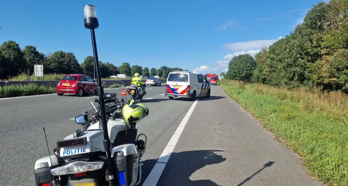 Automobilist belandt in bosschages - Foto 5