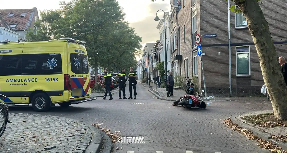 Scooterrijder gewond bij botsing op kruising - Foto 7