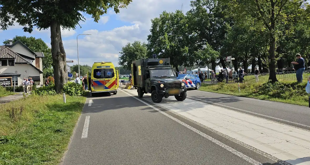 Ernstig ongeval tussen bestelbus en fietser