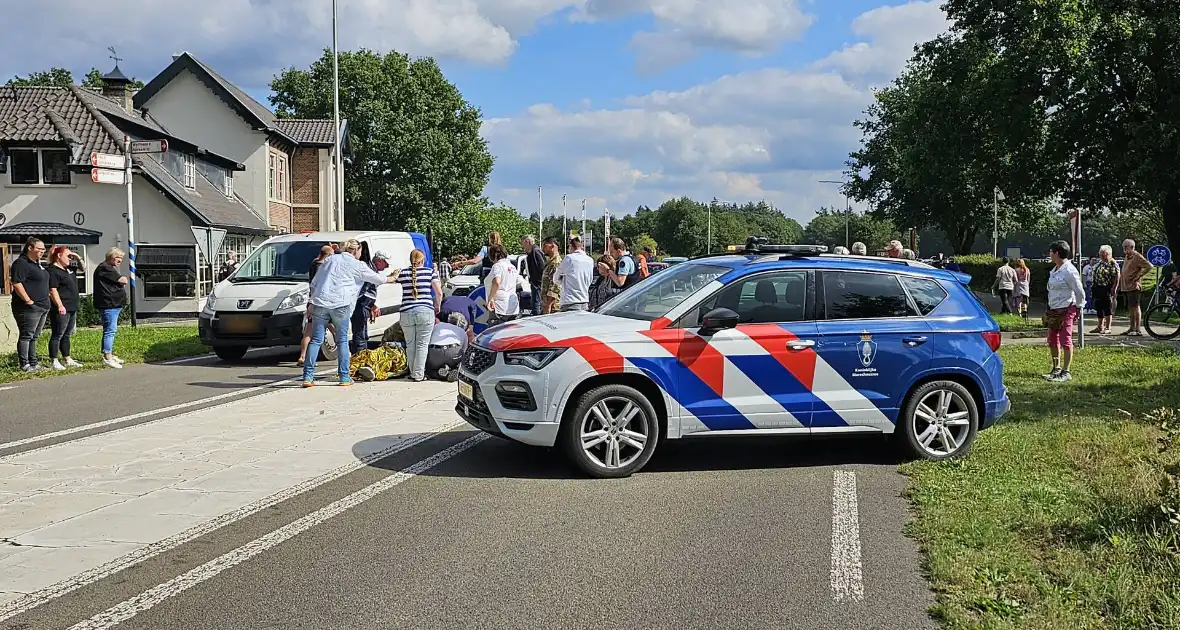 Ernstig ongeval tussen bestelbus en fietser - Foto 3