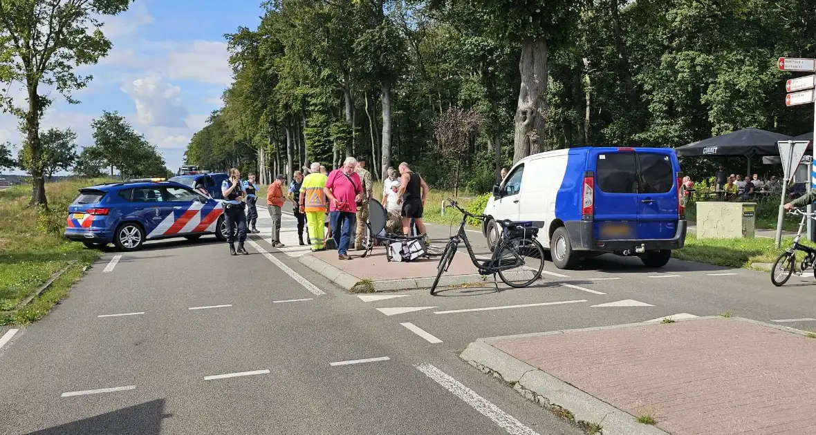 Ernstig ongeval tussen bestelbus en fietser - Foto 4