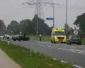 Inzittenden auto slaan op de vlucht na botsing met motorrijder