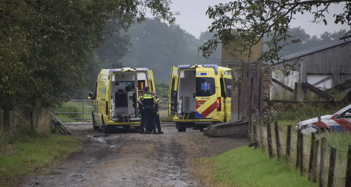 Twee gewonden bij ernstig incident bij boerderij - Foto 6