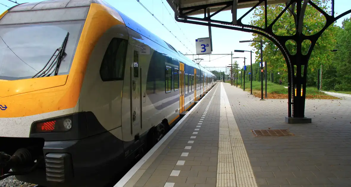 Passagiers opgesloten in defecte trein
