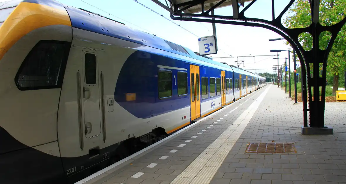 Passagiers opgesloten in defecte trein - Foto 2